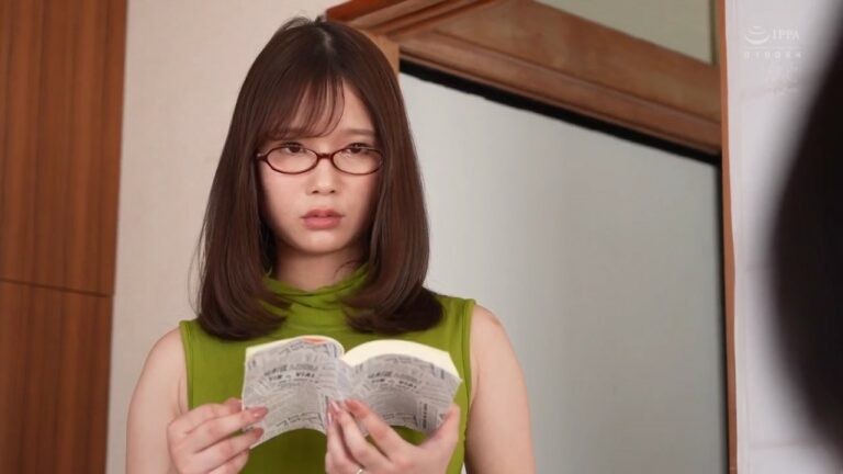 Em hàng xóm xinh xắn vào nhầm phòng thanh niên đang thủ dâm và cái kết…