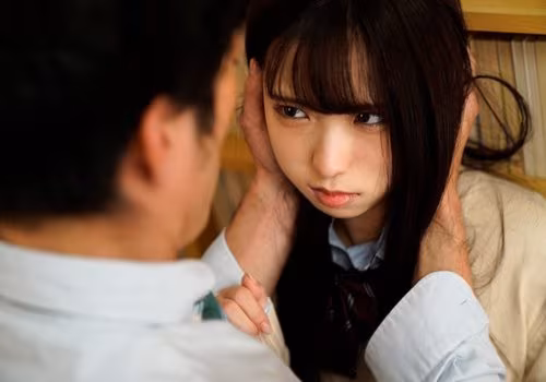 Em nữ sinh xinh đẹp lén lút cùng thầy giáo chủ nhiệm